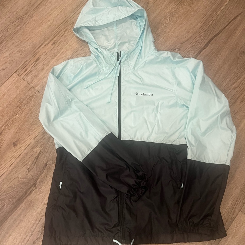Columbia Two-Tone Blue and Black Jacket -Women’s size L